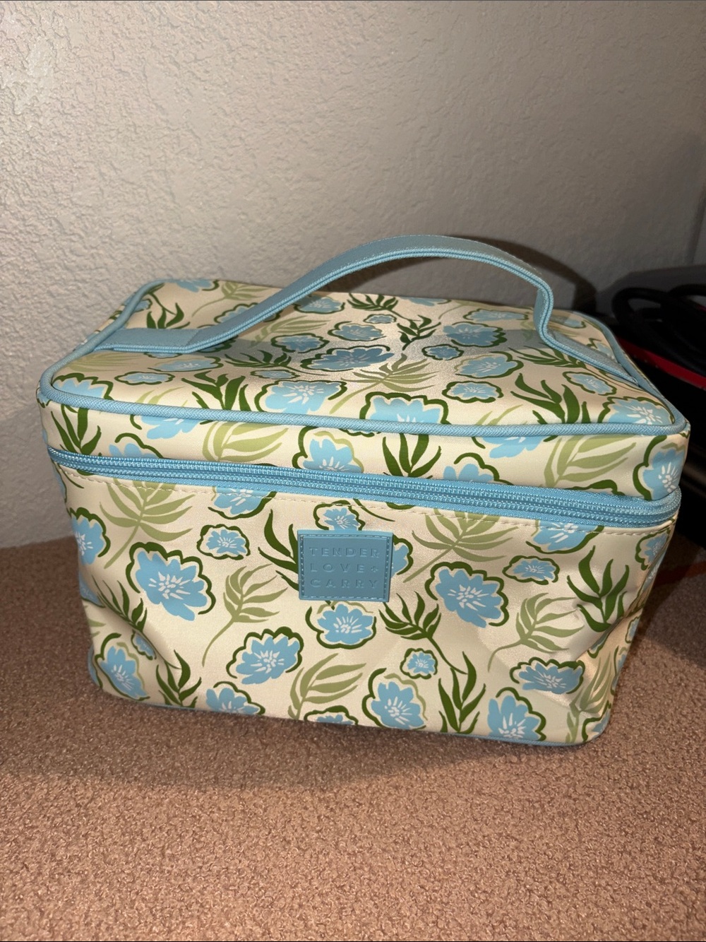 Cosmetic bag
